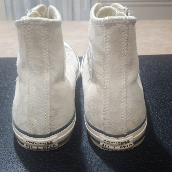 Girls Converse size 5 - Picture 4 of 7